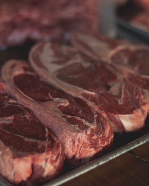 Cum să îți alegi și să îți gătești carnea în funcție de tip și calitate