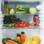 Cum să-ți organizezi figiderul pentru a păstra alimentele proaspete și sigure